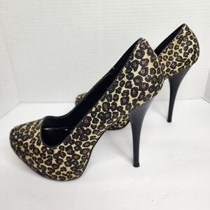 Shi by Journey 5 in Heel in Sparkling Brown Leopard Print Size 9